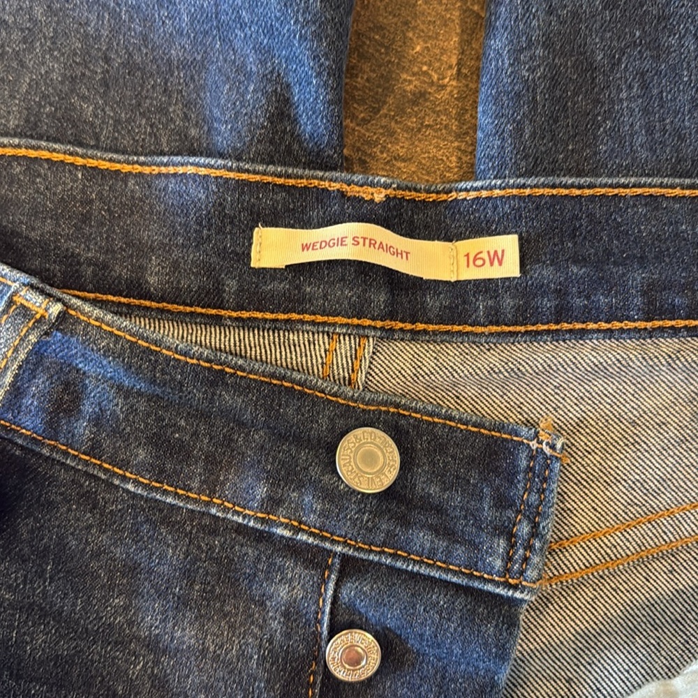 Levi’s Wedgie Straight Fit Jeans Size 16W - Picture 6 of 8